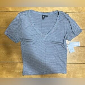 NWT Juniors Size Medium Volcam Striped V-Neck Short Sleeve Top